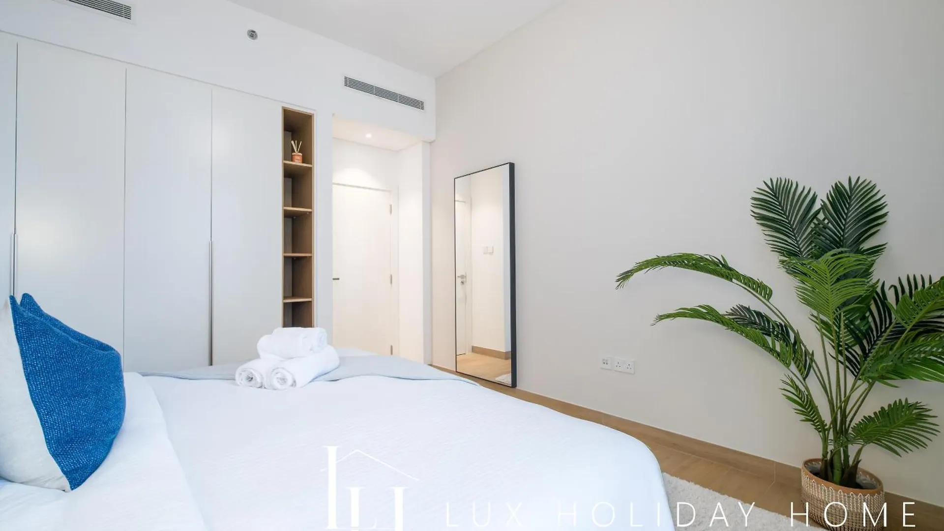 Apartment Lux The Le Pont Sea View Suite Dubai United Arab Emirates