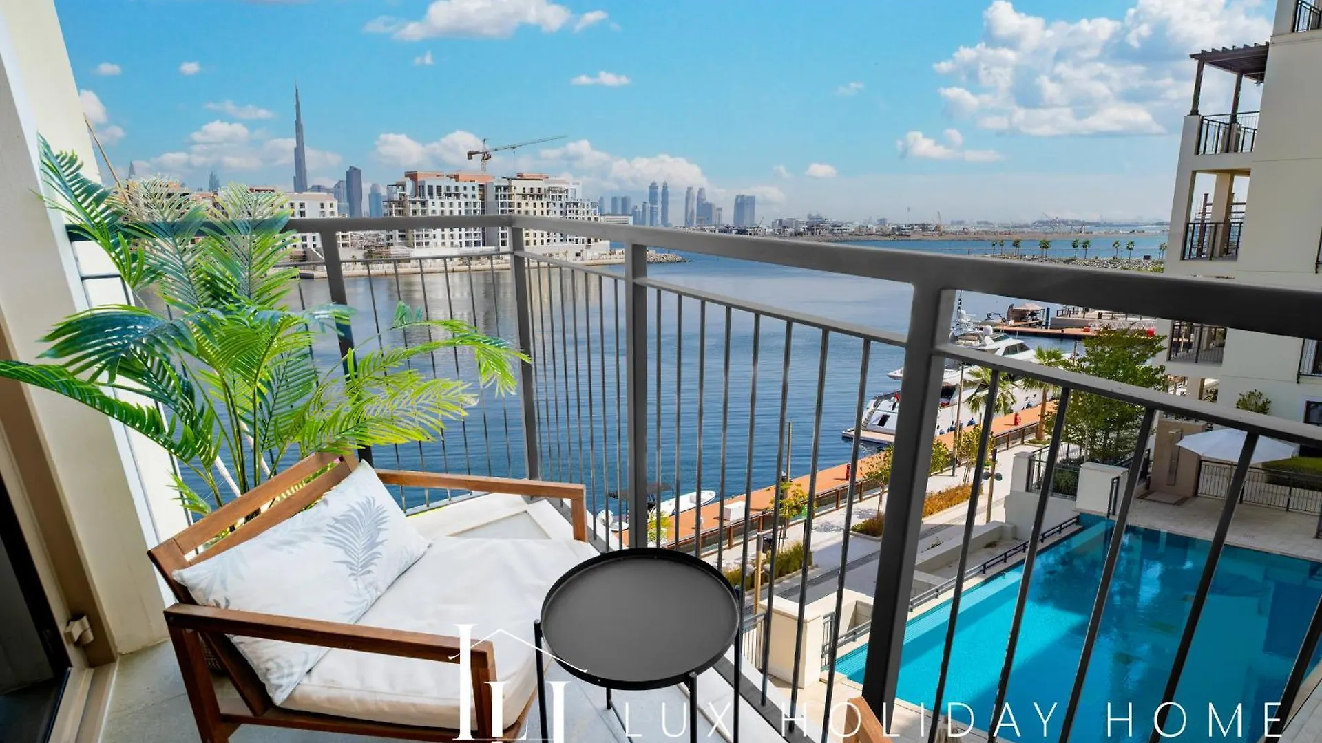 Lux The Le Pont Sea View Suite Dubai